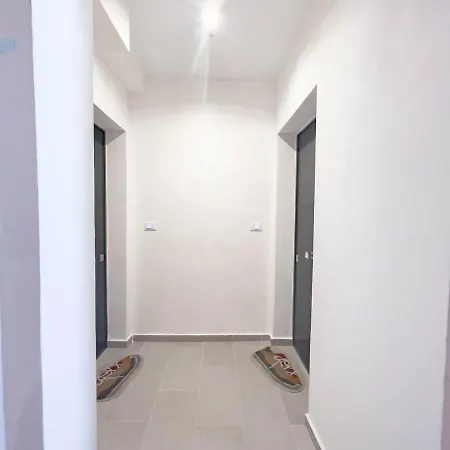 Apartment Economo B1 Tirabora Short Rent *