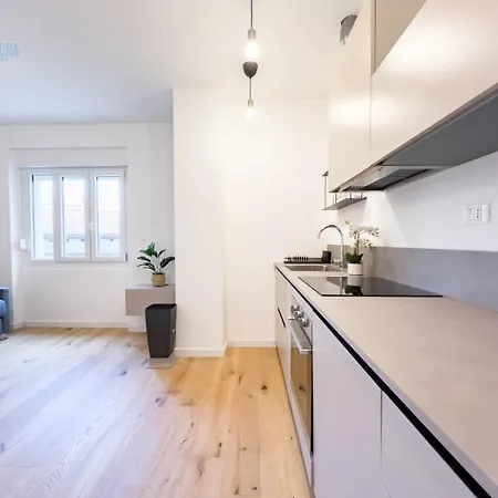 Economo B1 Tirabora Short Rent 公寓