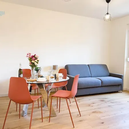 Economo B1 Tirabora Short Rent Apartment Trieste
